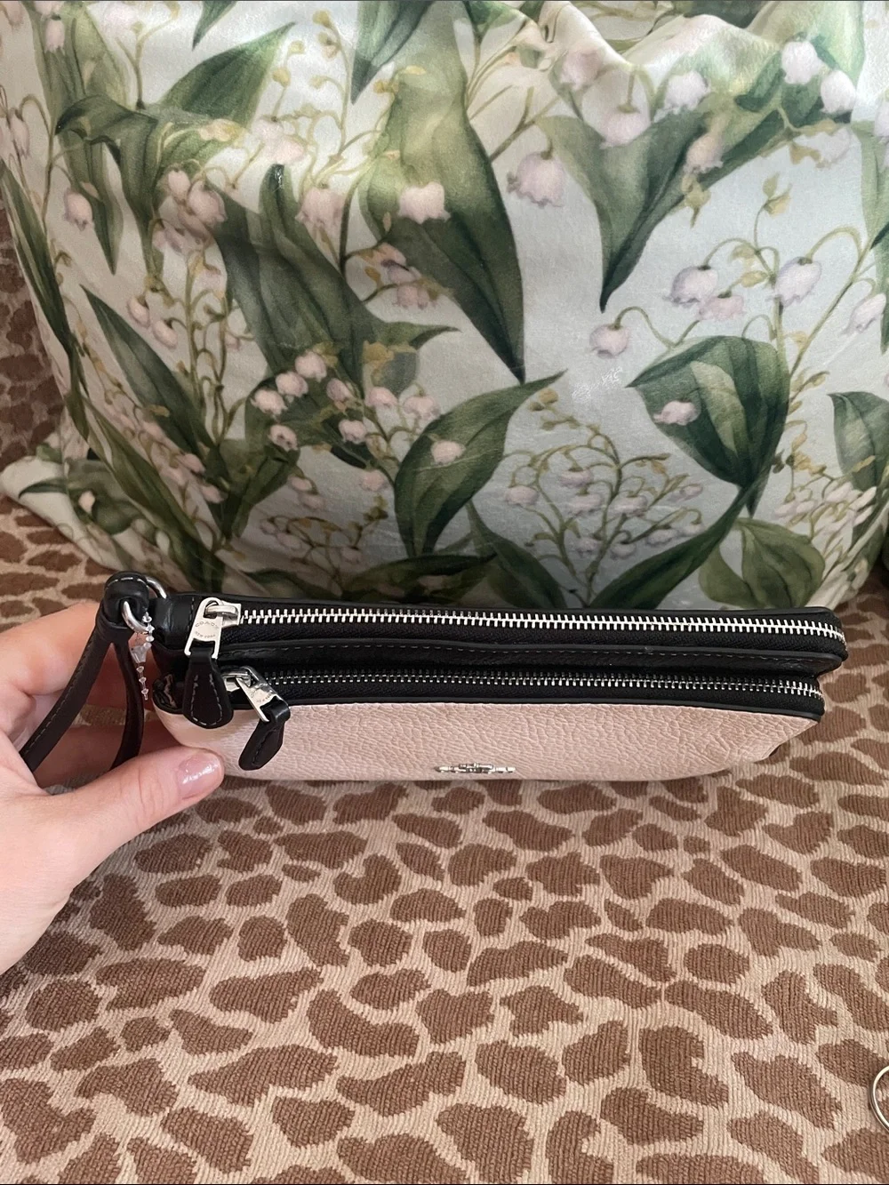 Coach Two-Tone Pebbled Leather Wristlet in Cream and Black NEW Double Zipper